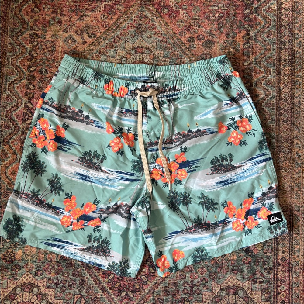Quiksilver Men's Tropical Green and Orange Board Shorts